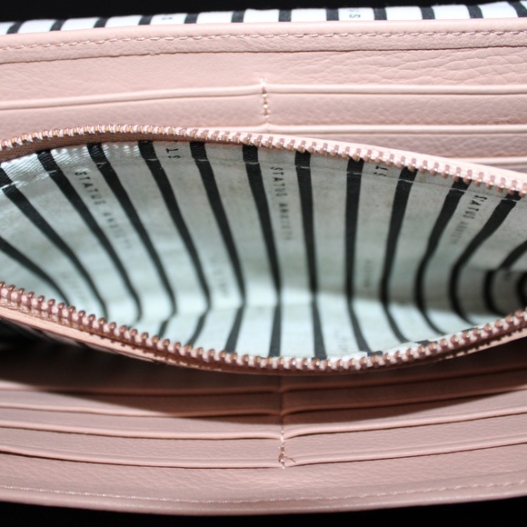 Status Anxiety Wallet - Picture 5 of 6